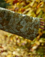 Load image into Gallery viewer, GREEN IVY VELOUR LONG COAT