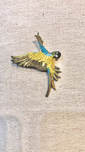 Load image into Gallery viewer, Parrot BROOCH
