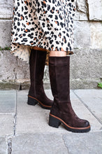 Load image into Gallery viewer, SUEDE BROWN BOOTS
