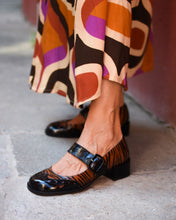 Load image into Gallery viewer, LEOPARD PRINT PATENT MARY JANES
