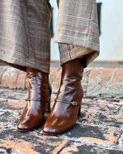 Load image into Gallery viewer, WOOD LEATHER BOOTS
