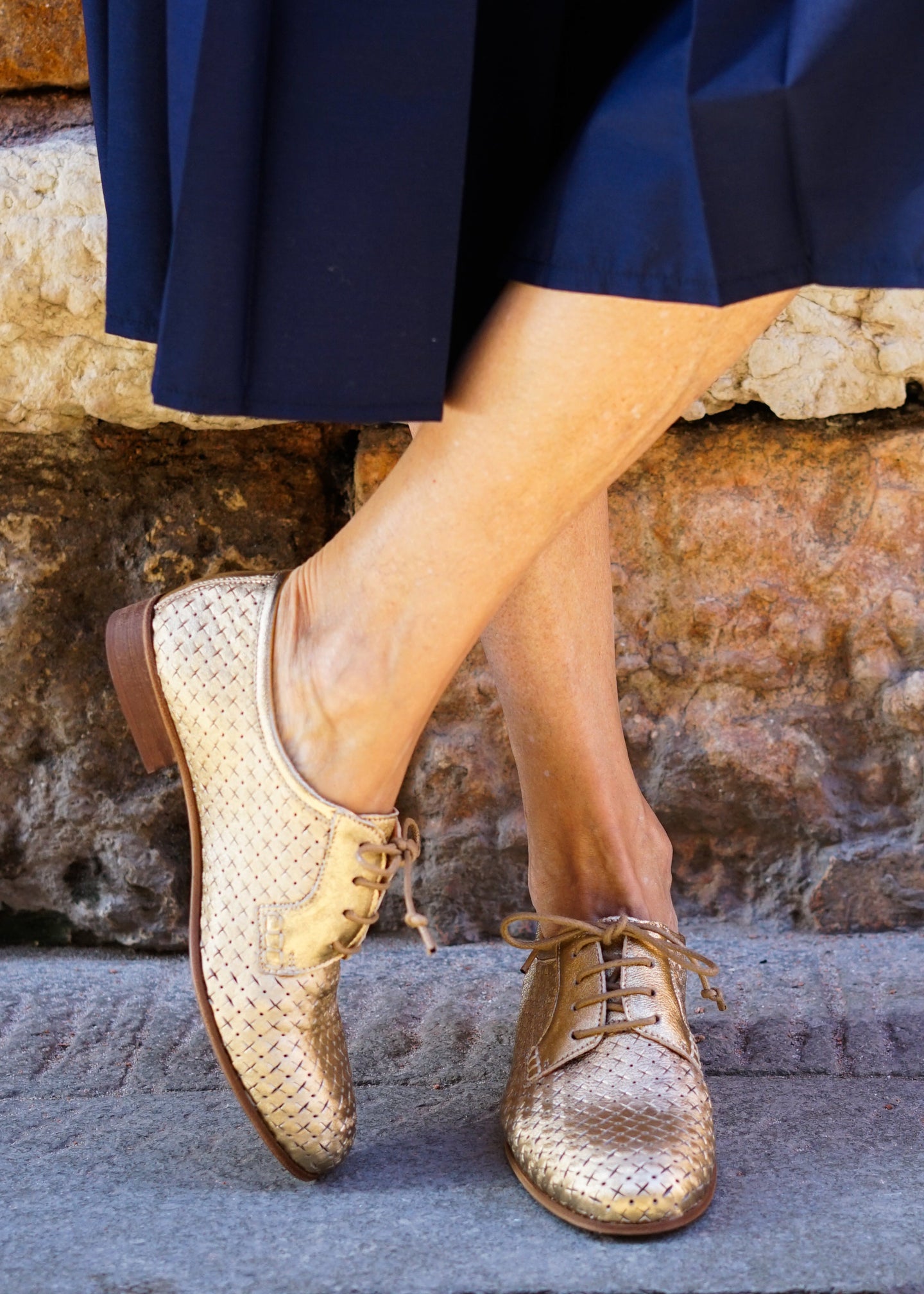 GOLD LEATHER LACE UP