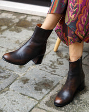 Load image into Gallery viewer, BROWN LEATHER ANKLE BOOTS
