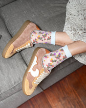 Load image into Gallery viewer, FLOWER SHEER SOCKS
