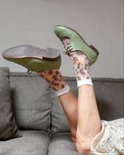 Load image into Gallery viewer, FLOWER SHEER SOCKS
