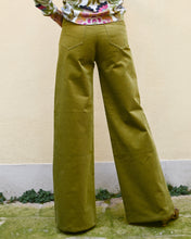 Load image into Gallery viewer, PANTA VELVET GREEN
