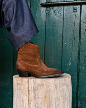 Load image into Gallery viewer, SUEDE LOW ANKLE CAMPEROS
