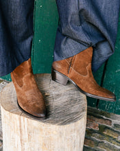 Load image into Gallery viewer, SUEDE LOW ANKLE CAMPEROS
