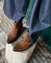 Load image into Gallery viewer, SUEDE LOW ANKLE CAMPEROS
