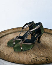 Load image into Gallery viewer, GREEN SUEDE TANGHERA
