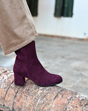 Load image into Gallery viewer, PURPLE SUEDE BOOTS
