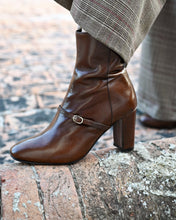 Load image into Gallery viewer, WOOD LEATHER BOOTS
