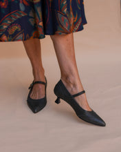 Load image into Gallery viewer, KITTEN HEEL MARY JANES

