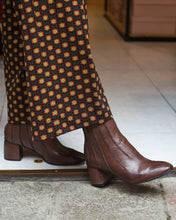 Load image into Gallery viewer, BROWN ANKLE BOOTS
