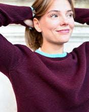 Load image into Gallery viewer, PREPPY SWEATER - burgundy/blue

