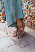 Load image into Gallery viewer, TAUPE SUEDE SANDAL
